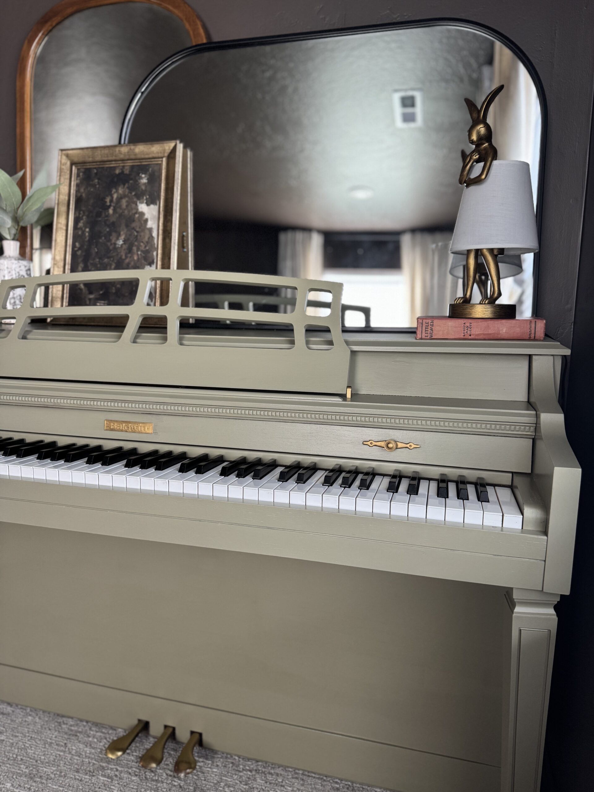 painted-piano-makeover-after-styled-side